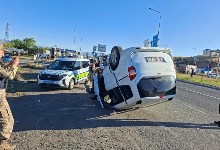 Bingöl’de trafik kazası: 5 kişi yaralandı