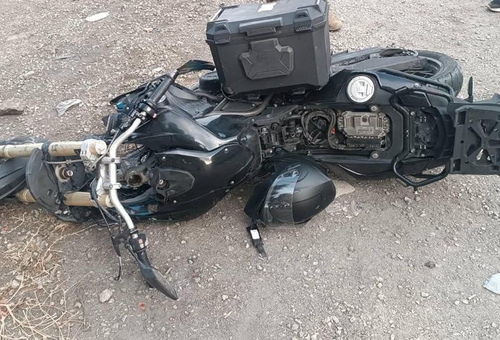 Hafif ticari araç ile çarpışan motosiklet sürücüsü öldü