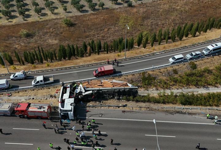 Manisa'da 11 kişinin öldüğü kazaya ilişkin gözaltına alınan 3 şoför adliyede
