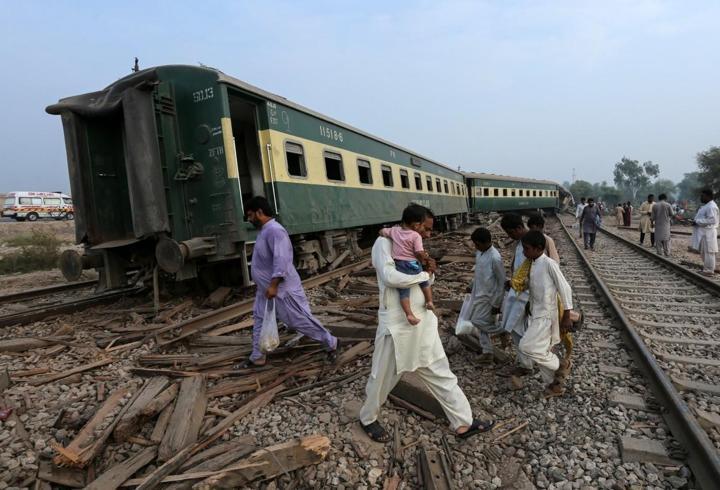 Pakistan’da tren kazası: : 5 ölü, 30'dan fazla yaralı