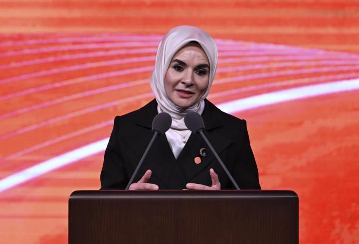 Bakan Göktaş'tan sanal medya düzenlemesi açıklaması: 15-18 yaş canlı yayın açamayacak