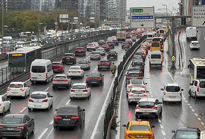 İstanbul'da trafik kilit!