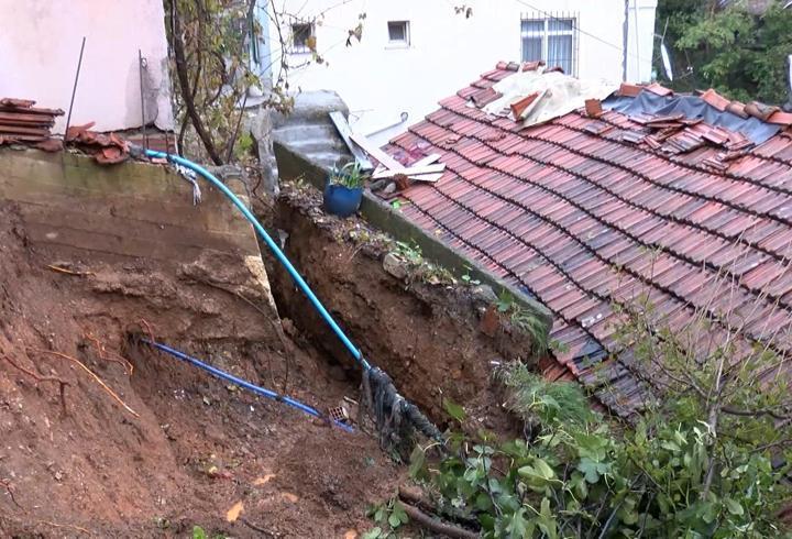 Beykoz’da istinat duvarı çöktü; 3 katlı bina tahliye edilecek