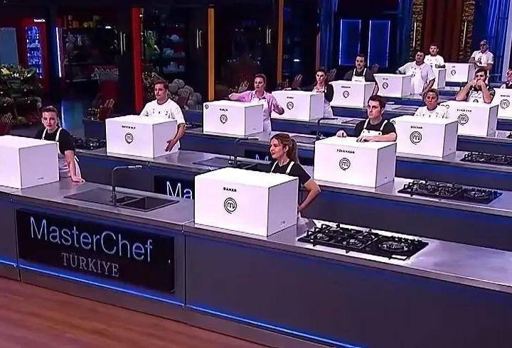 MASTERCHEF MAVİ TAKIM KAPTANI KİM OLDU? 19 Ekim MasterChef'te mavi ve kırmızı takım kaptanları kimler? Takımlar nasıl şekillendi?