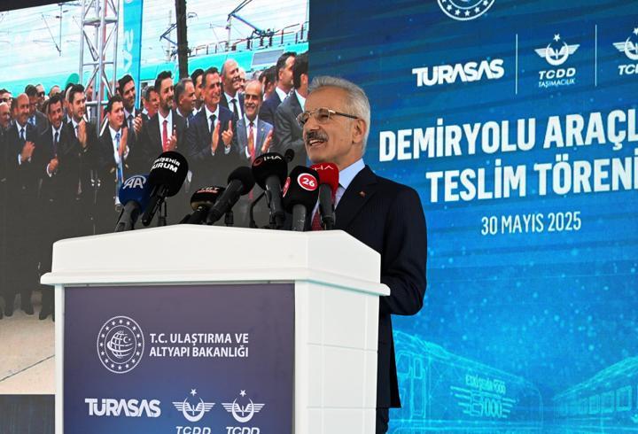Bakan Uraloğlu duyurdu: TÜRASAŞ’tan Tanzanya’ya 100 yük vagonu ihracatı