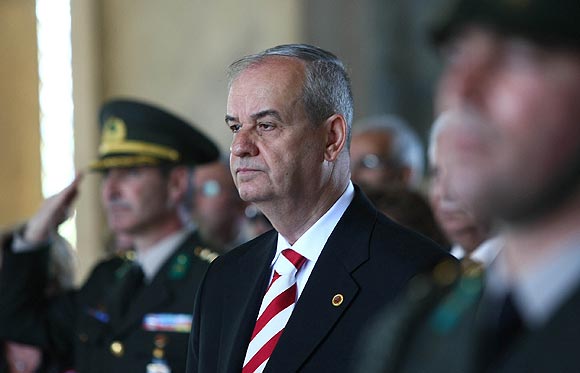 Türk ordusunun komutanı kaçar mı