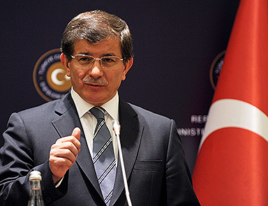 Kerry, Davutoğlunu Parise davet etti