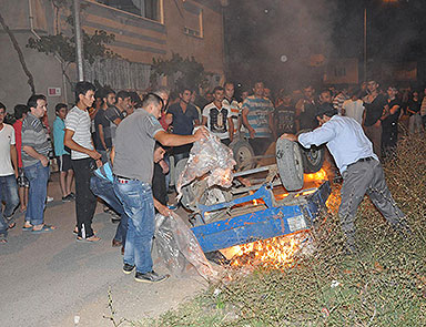Bursada 500 kişi Roman vatandaşların evlerini taşladı