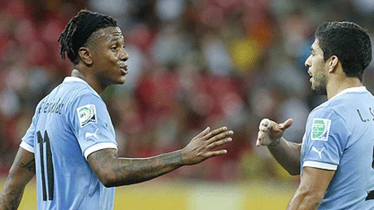 Uruguay 8 atıp yarı finale yükseldi
