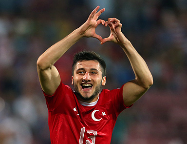 Türkiyenin sağ kanadından bir yıldız doğdu