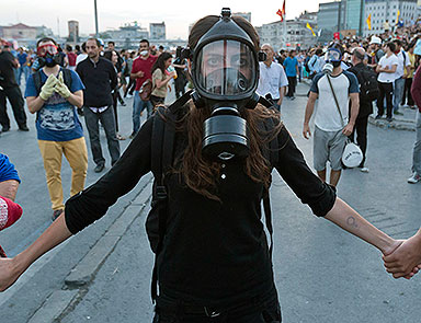 Geziye müdahale dünya basınında...