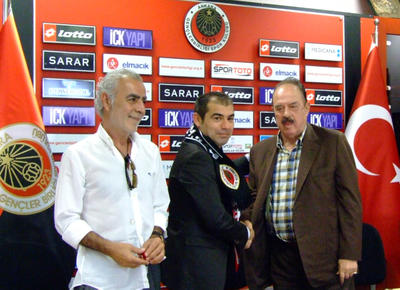 Metin Diyadin imza attı