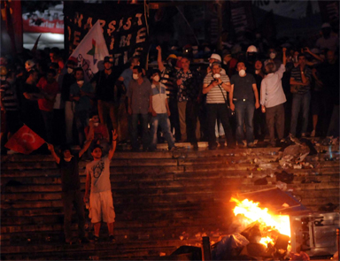Dün gece Gezi Parkının içinde ne oldu