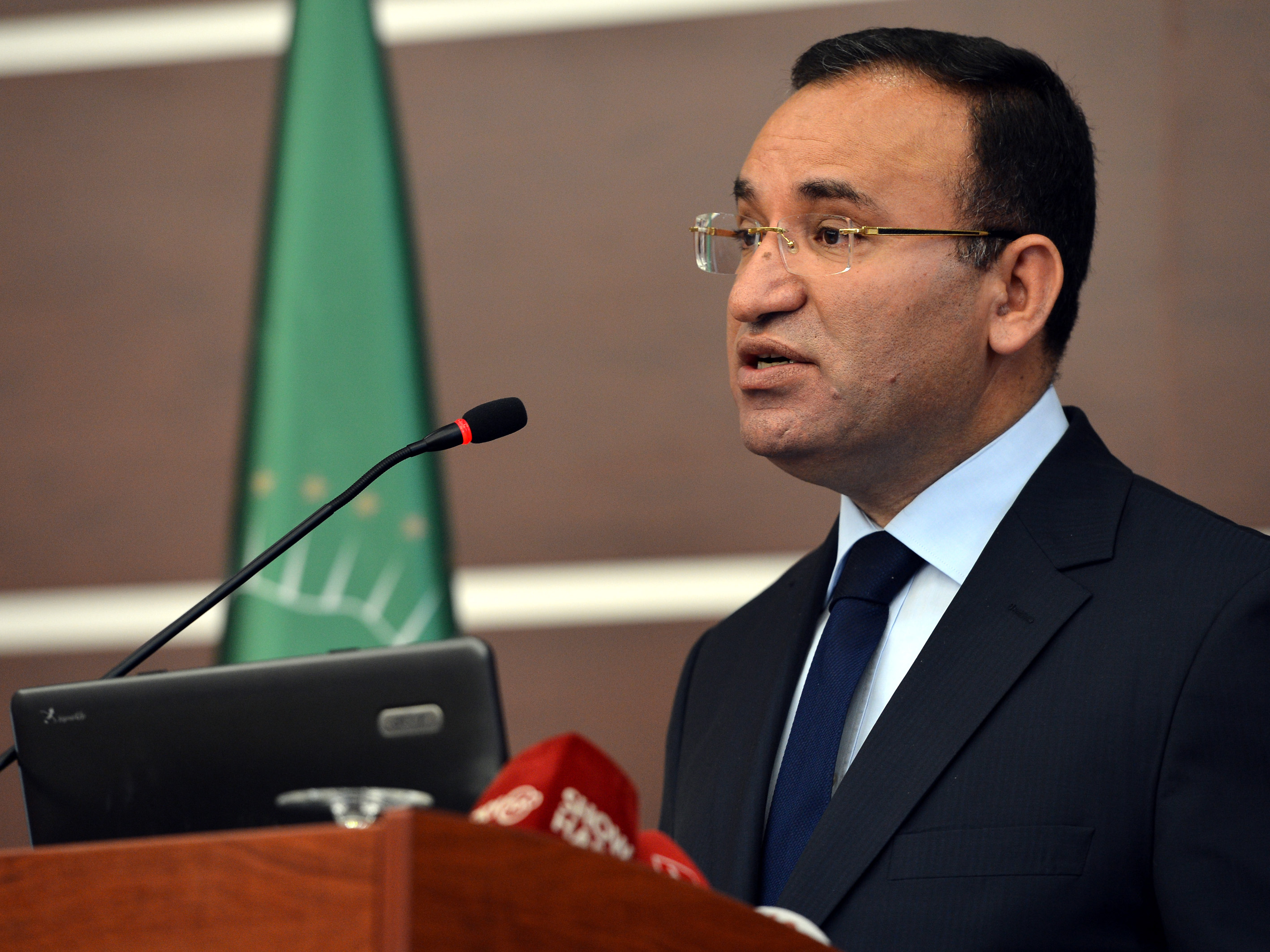 İslama ve camiye karşı saygısızlık yapıldı