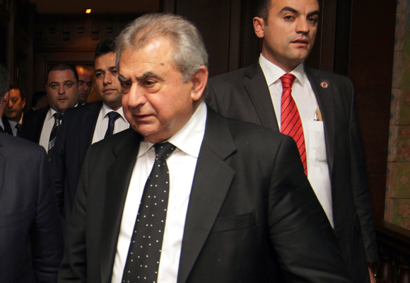 İrsen Küçük istifasını sundu