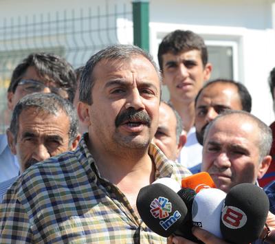 Sırrı Süreyya Önder taburcu edildi