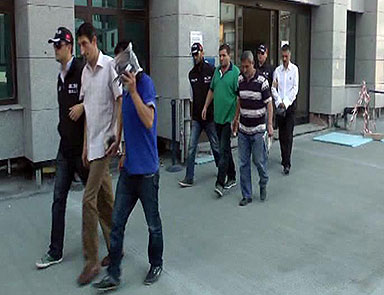 Sahte kraliyet pulu basan 2 kişi tutuklandı