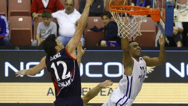 Anadolu Efes yarı finalde