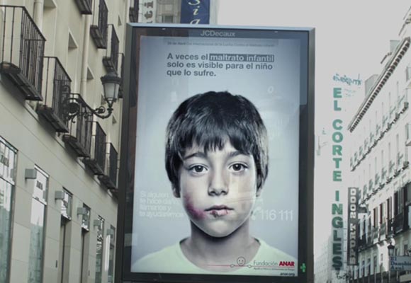 İki yüzlü reklam panosu