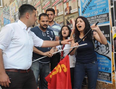 Taksimdeki Deniz Gezmiş anmasına polis müdahalesi