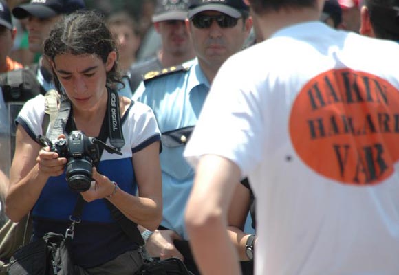 KCK basın davasında 2 gazeteci tahliye edildi