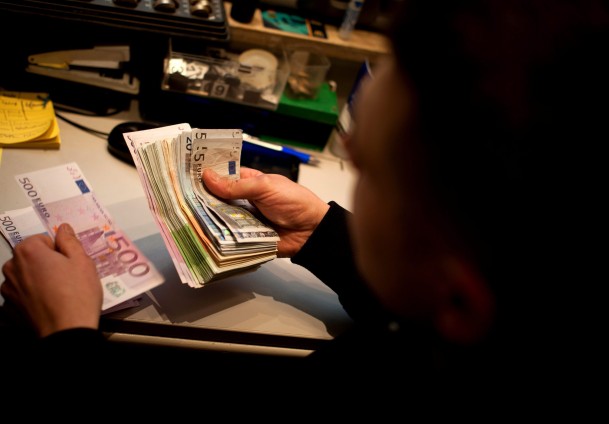 Euro/dolar paritesi bir ayın en yükseğinde
