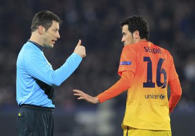 PSG-Barça maçının Alman görünümlü Fransız hakemi