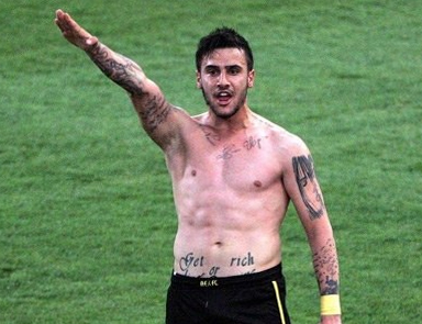 Yunan futbolcudan nazi selamı