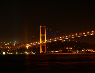 Boğaziçi köprüsünden atladı ölmedi