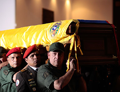 Chavez, son yolculuğuna uğurlanıyor