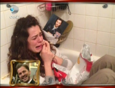 Özge Özpirinçciden Engin Altana sevgililer günü videosu