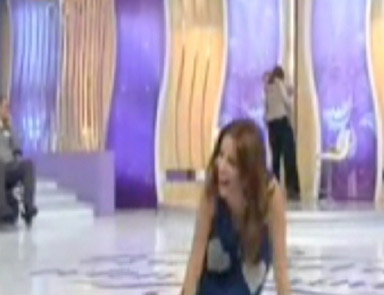 Esra Erol kendini yerden yere attı