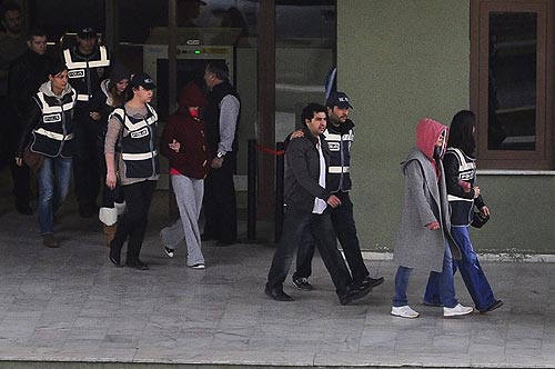 Uyuşturucu operasyonunda 15 kişi serbest