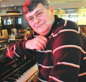 Ferdi Özbeğen hayatını kaybetti