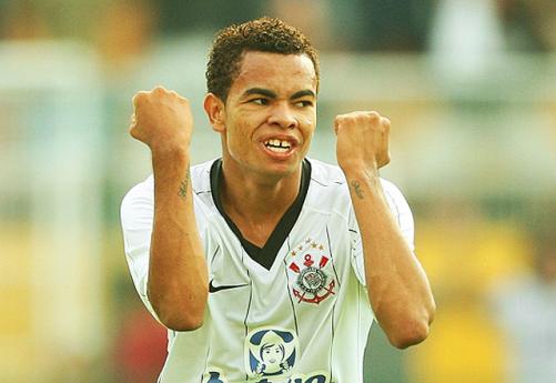 Dentinho Galatasaray maçında oynamak istiyor
