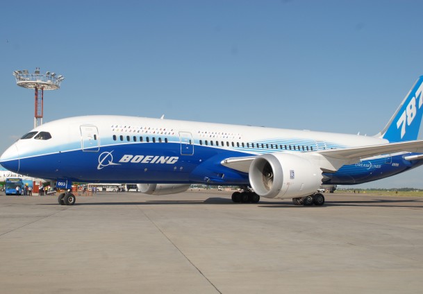 Dreamliner uçuşlarına durdurma