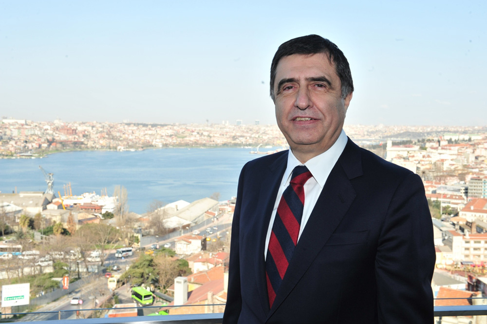 IABde Ahmet Pura yeniden başkan