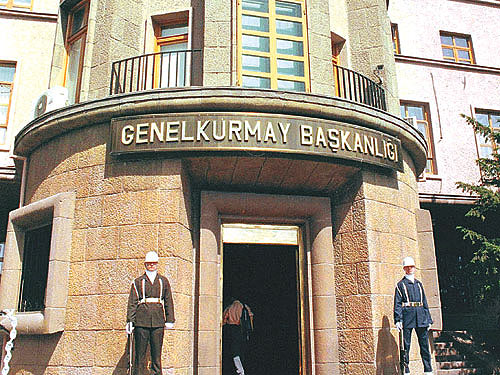 TSK personeli 11 bin 982 kişi arttı