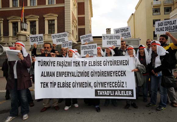 Almanya Başkonsolosluğu önünde tecrit eylemi
