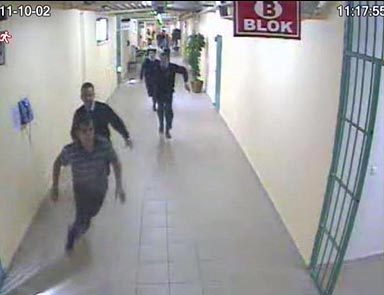 Cezaevindeki şüpheli ölüm kamerada