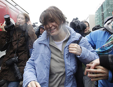 Pussy Riot üyelerinden biri serbest