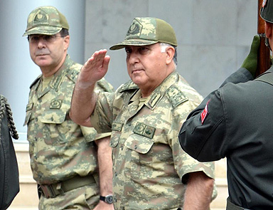 Org. Özel askeri birlikleri denetledi