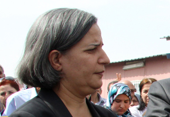 Gültan Kışanak: Tankların önüne geçeceğiz
