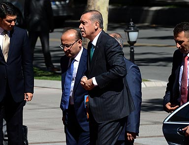 Başbakanlıkta silahlar konuşacaktı