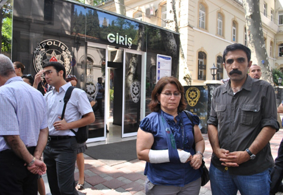 Çağdaş Hukukçulardan protesto