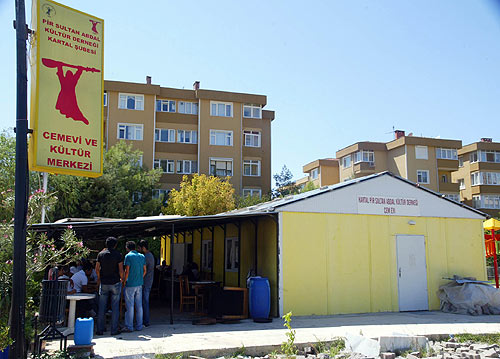 Pir Sultan Abdal Derneğinde yangın