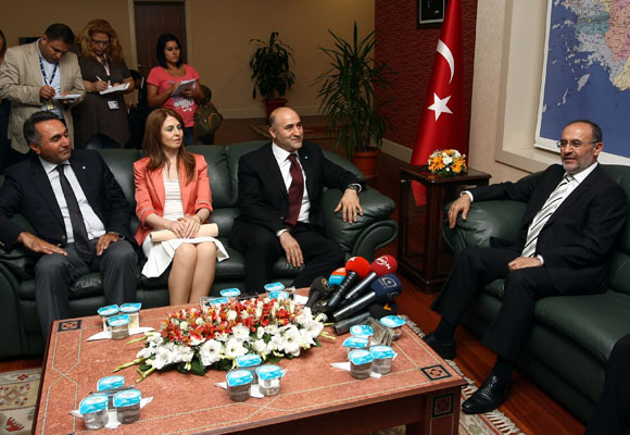 Bayramlaşma sohbeti: Döktükleri kanda boğulacaklar