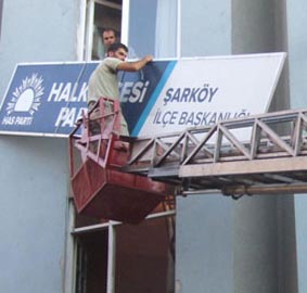 Şarköyde HAS Parti tabelası indirildi