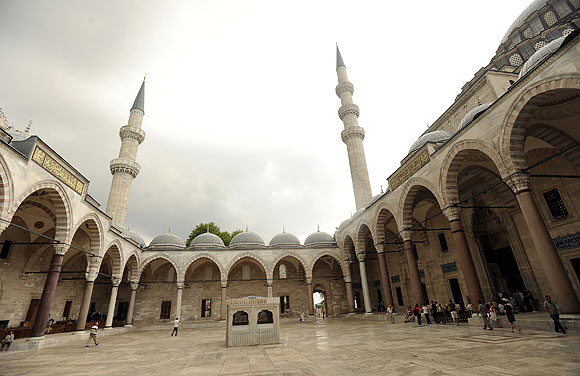 Süleymaniyenin akustiğini restorasyonlar bozdu
