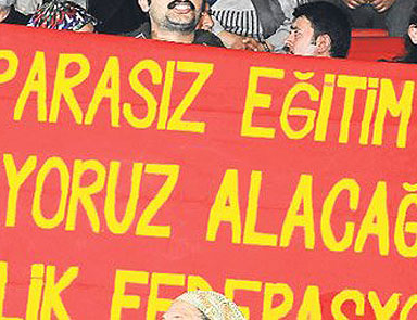 Pankart açmak, slogan atmak suç olmayacak